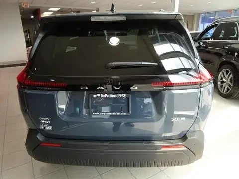 Toyota Rav4 XLE | HEV | AWD | КОЖА | TOYOTA SAFETY SENSE 4.0 |, снимка 3 - Автомобили и джипове - 55630178