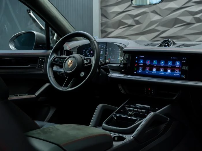 Porsche Cayenne GTS* MATRIX* HUD* PANO* SOFT CLOSE* , снимка 6 - Автомобили и джипове - 56137633