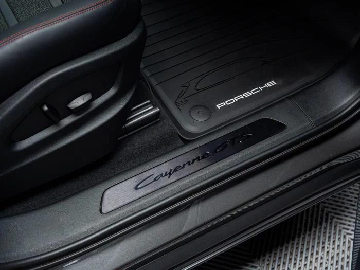 Porsche Cayenne GTS* MATRIX* HUD* PANO* SOFT CLOSE* , снимка 17 - Автомобили и джипове - 56137633