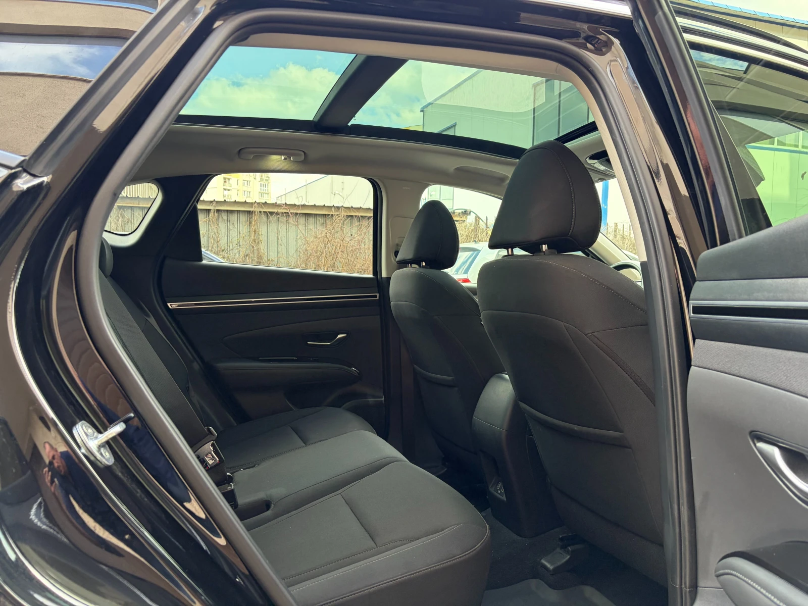 Hyundai Tucson 1.6 CRDi Mild Hybrid, снимка 14 - Автомобили и джипове - 53989824