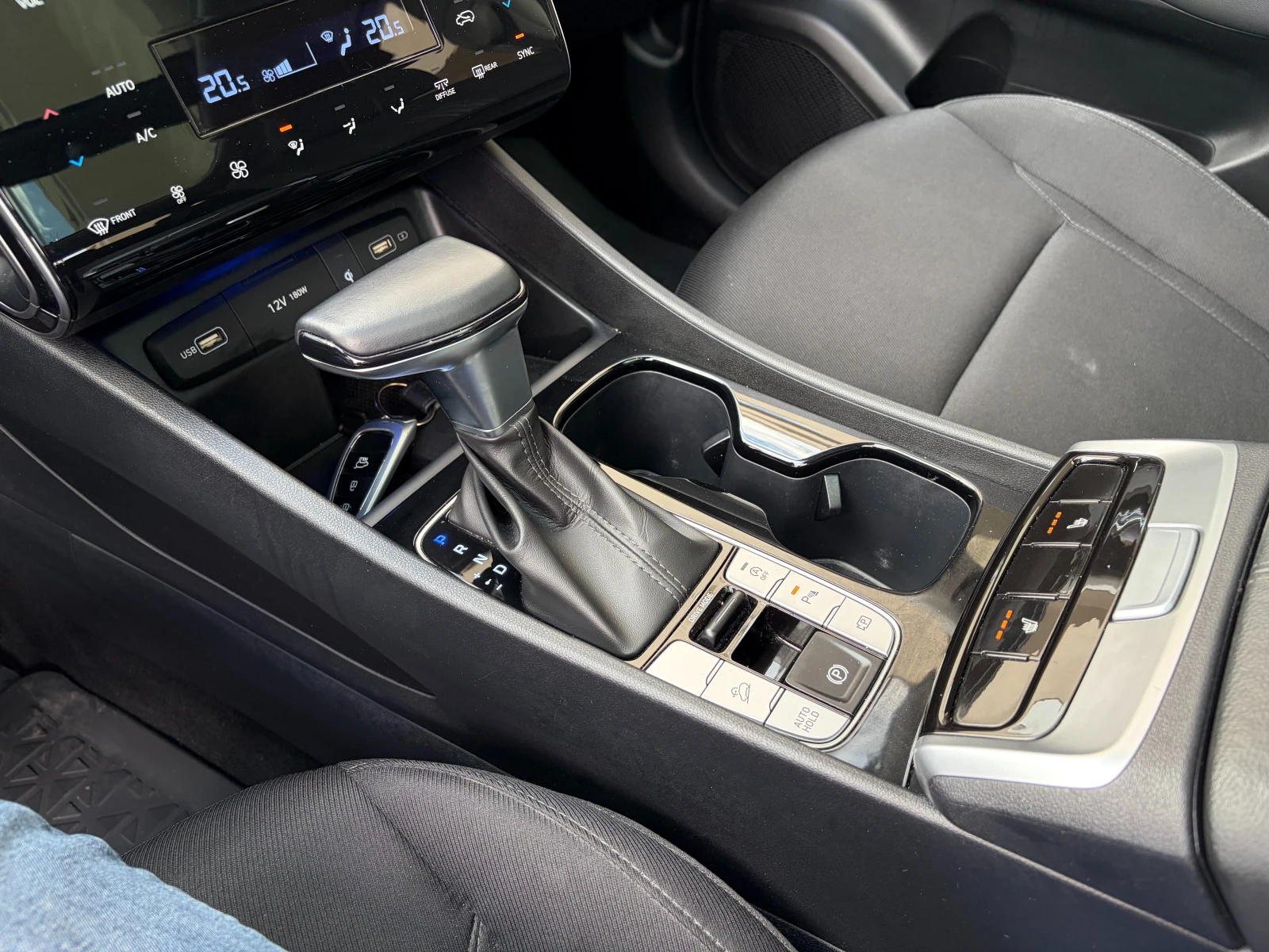 Hyundai Tucson 1.6 CRDi Mild Hybrid, снимка 13 - Автомобили и джипове - 53989824