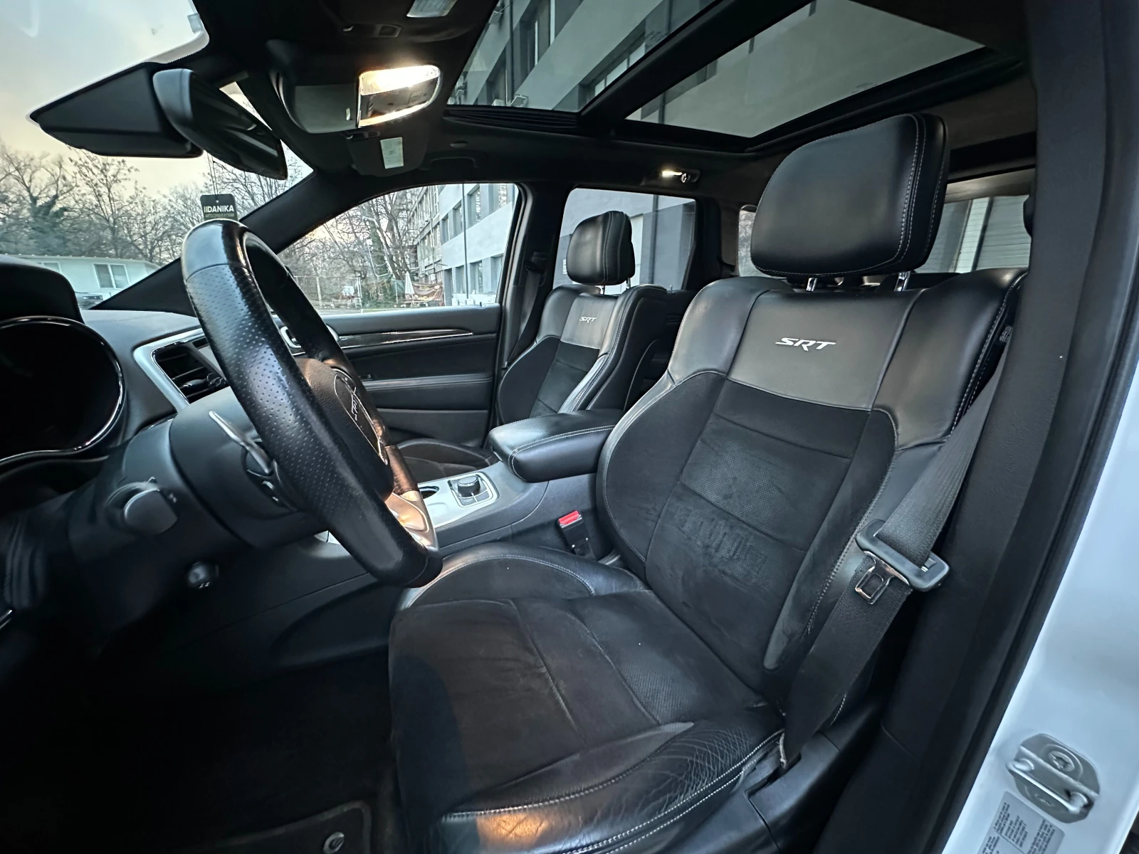Jeep Grand cherokee SRT БАРТЕР, снимка 10 - Автомобили и джипове - 54633924