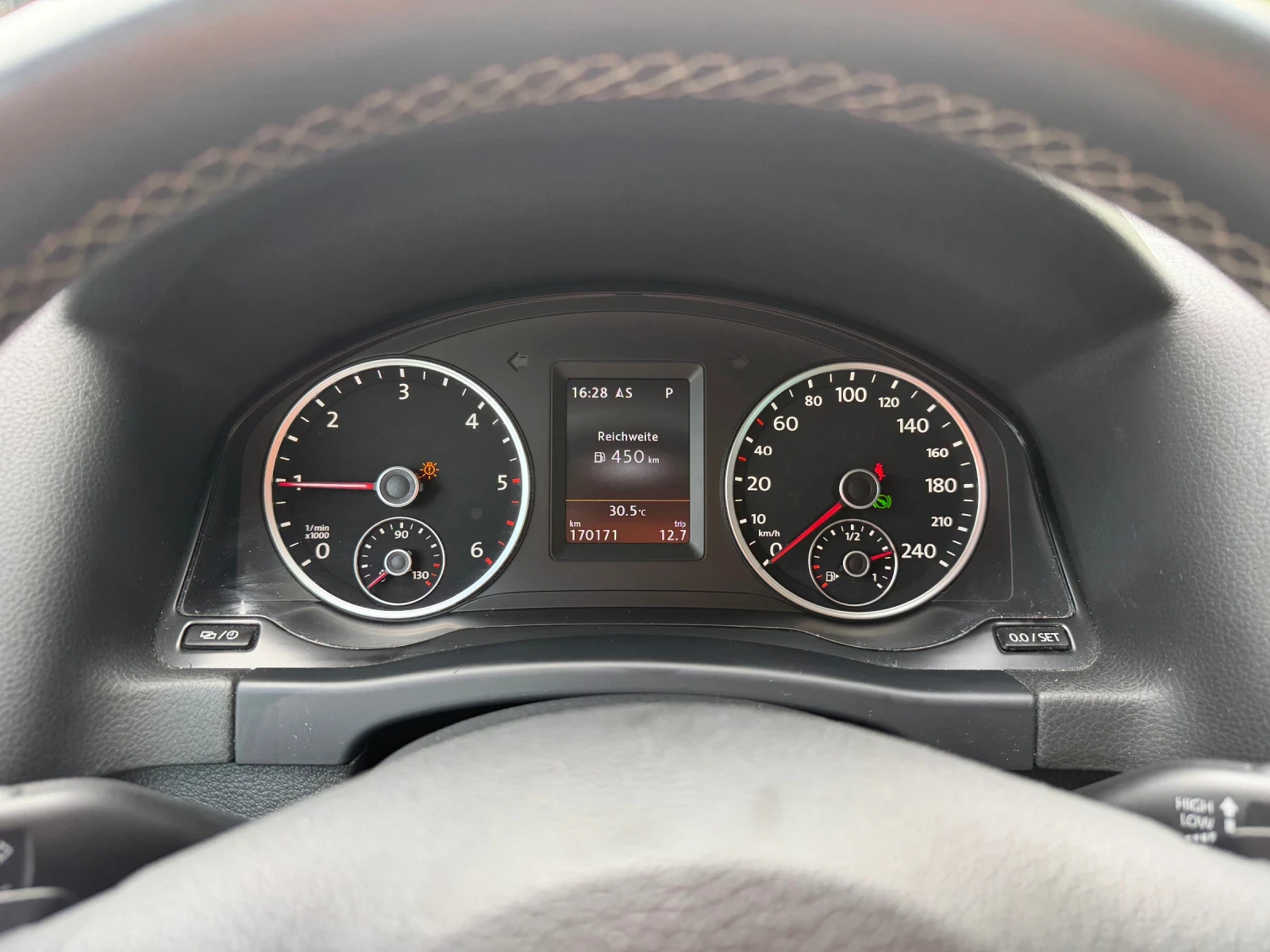 VW Tiguan 2.0 TDI CUP SPORT&STYLE, снимка 10 - Автомобили и джипове - 55177215