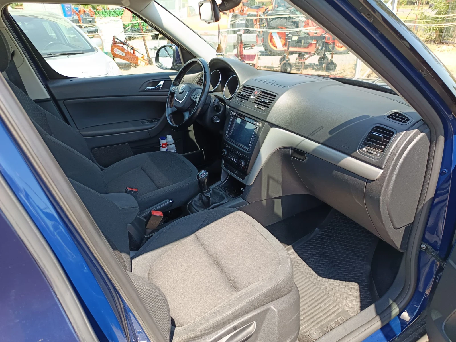 Skoda Yeti 2.0 TDI, снимка 11 - Автомобили и джипове - 56226544
