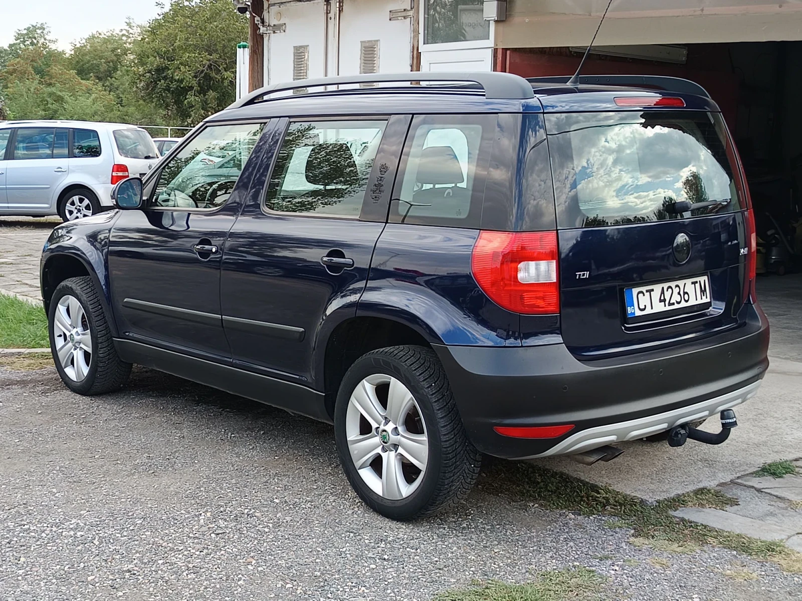 Skoda Yeti 2.0 TDI, снимка 4 - Автомобили и джипове - 56226544
