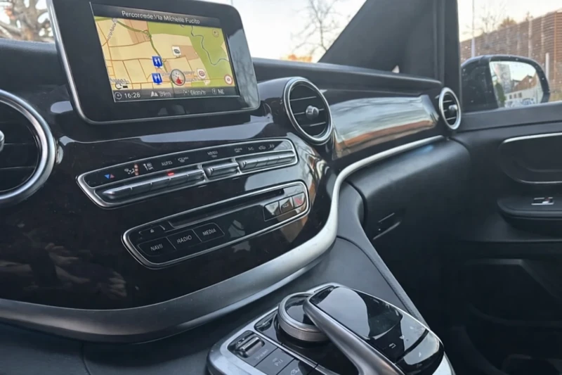 Mercedes-Benz V 250 PREMIUM LONG 250 D, снимка 10 - Бусове и автобуси - 53489829