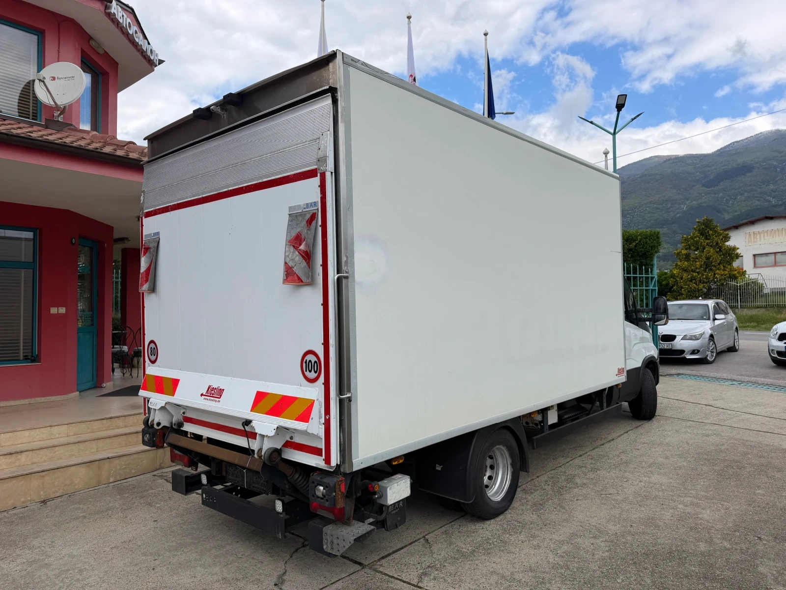 Iveco Daily 70C18* Euro6* Хладилен+ Ток* Климатик* Падащ борд, снимка 14 - Бусове и автобуси - 52882221