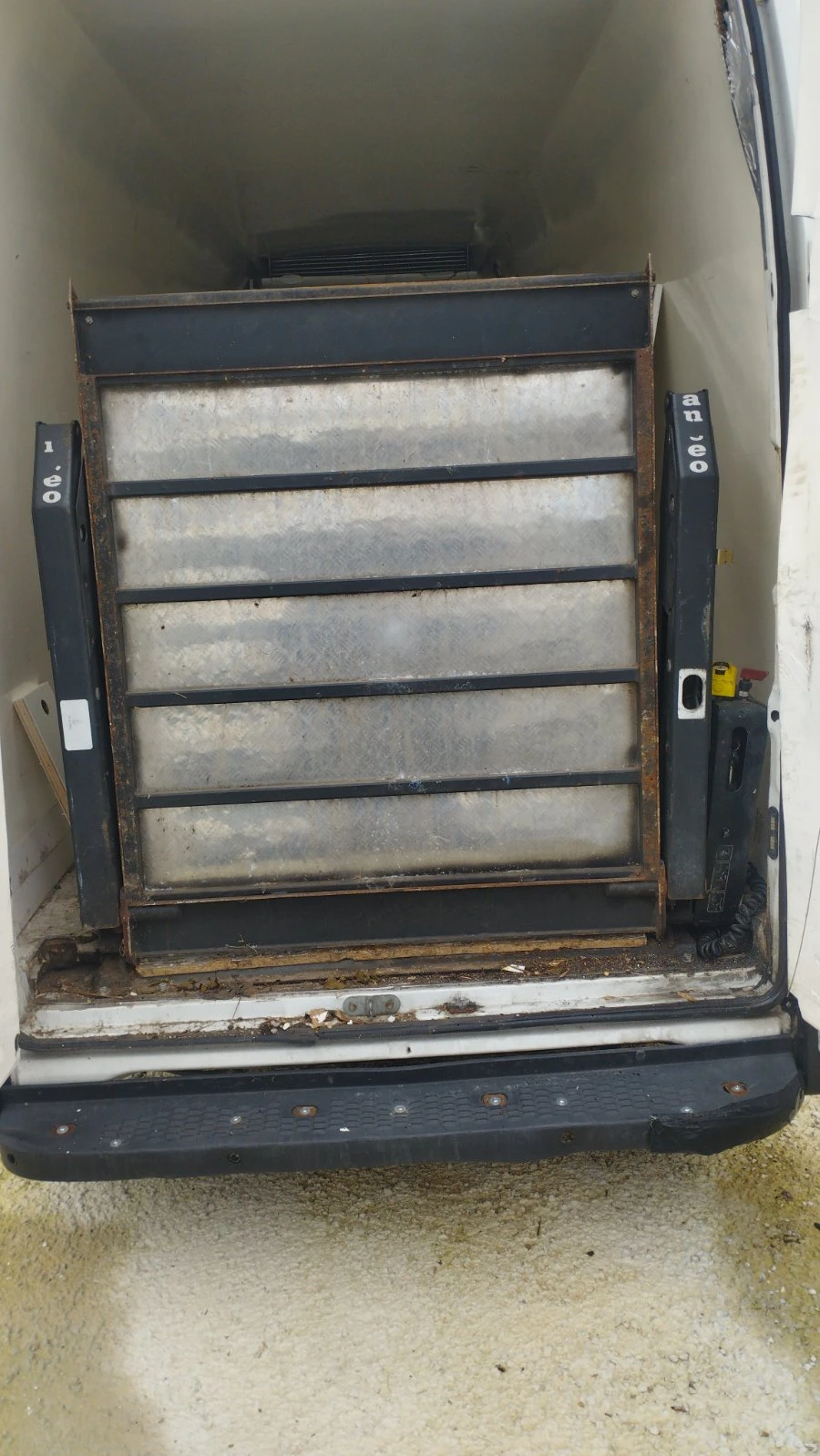 Iveco 35c15 fridge - изображение 4