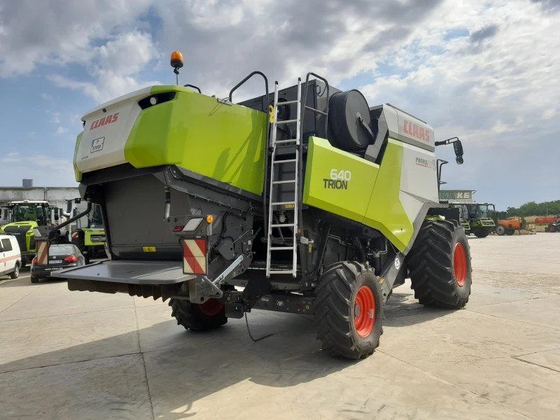 Комбайн Claas Trion 640, снимка 5 - Селскостопанска техника - 51404126