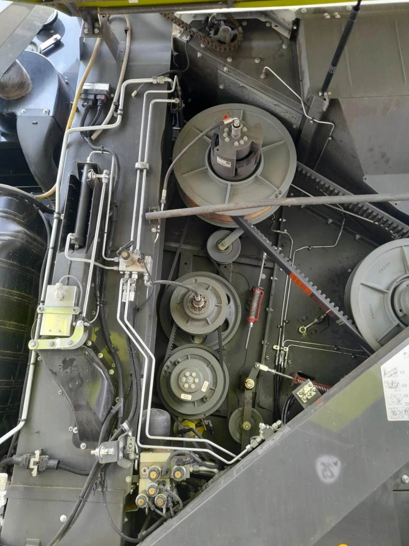 Комбайн Claas Trion 640, снимка 15 - Селскостопанска техника - 51404126