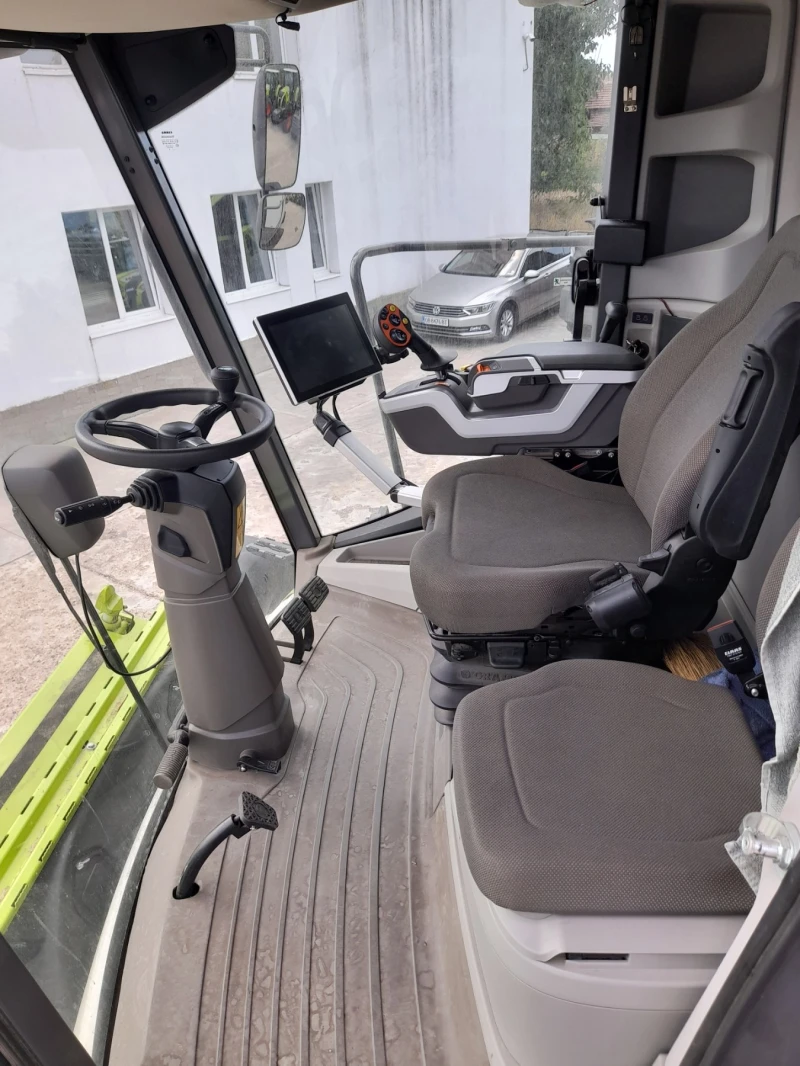 Комбайн Claas Trion 640, снимка 12 - Селскостопанска техника - 51404126