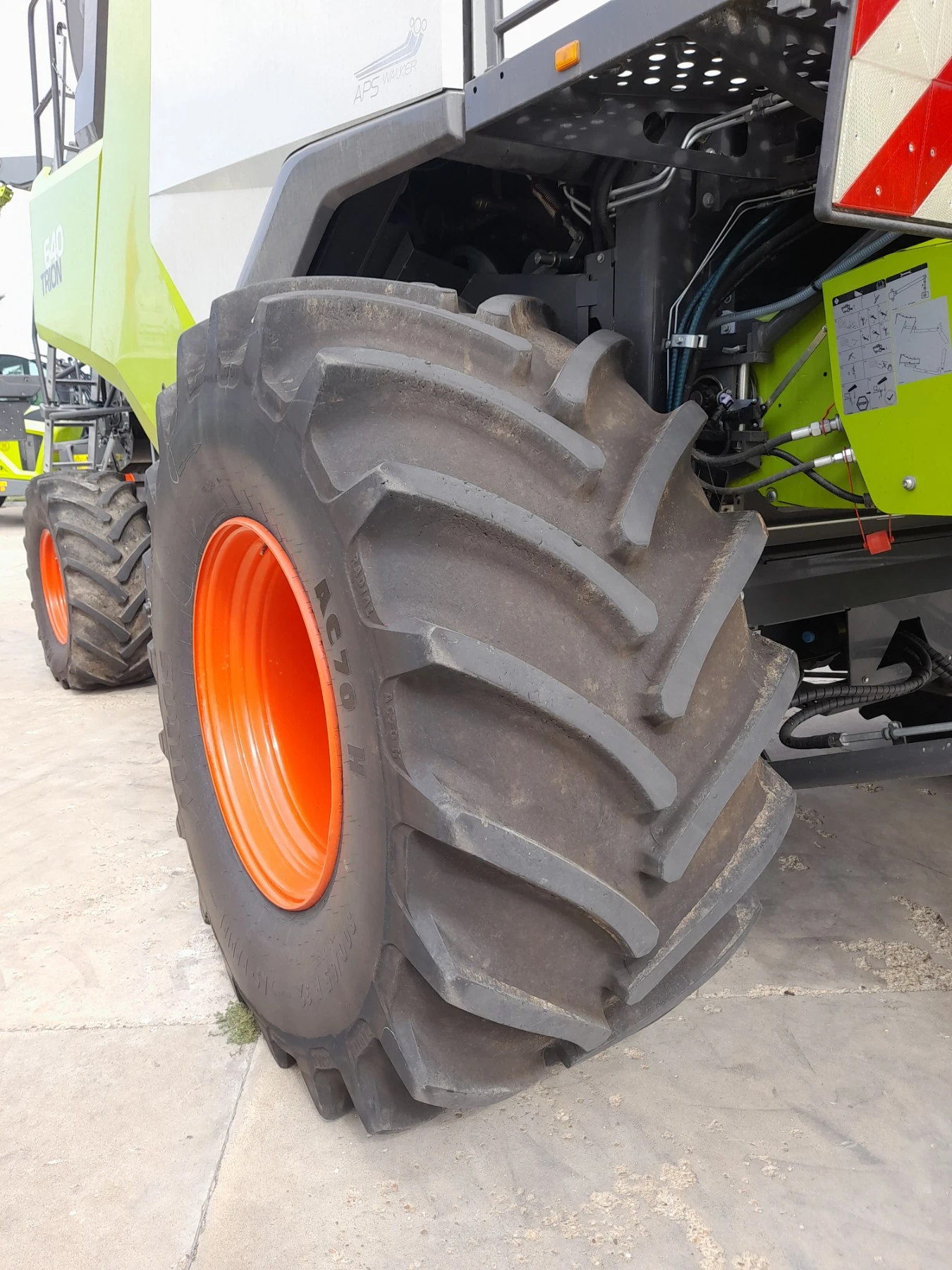  Claas Trion 640 | Mobile.bg   11