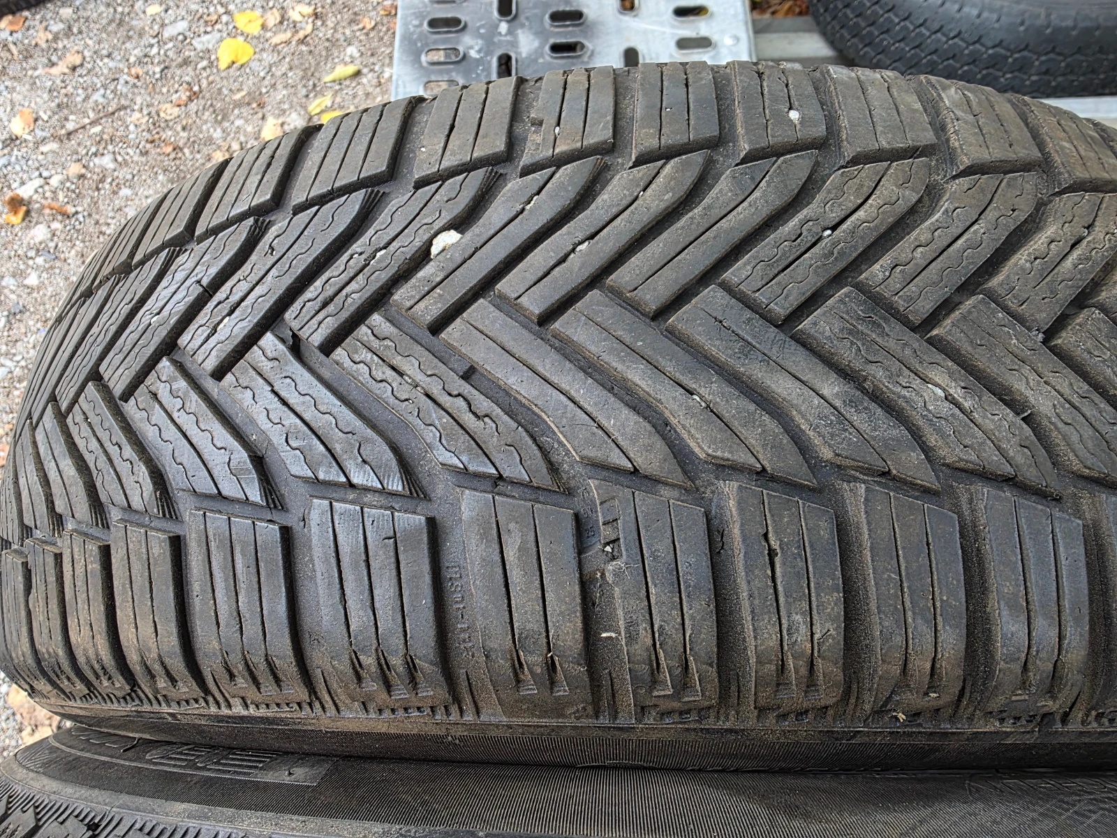 Гуми Зимни 195/65R15, снимка 3 - Гуми и джанти - 56691538