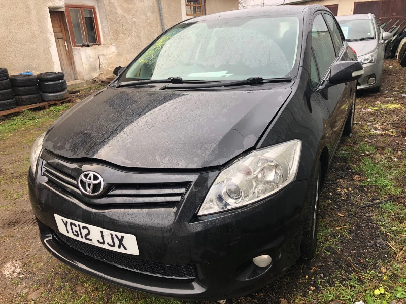 Toyota Auris 12 броя 1.6 Valvematic 132к.с НА ЧАСТИ, снимка 1 - Автомобили и джипове - 41138892