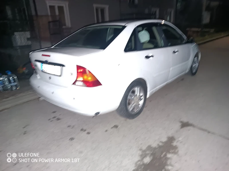 Ford Focus 2.0 SE, снимка 4 - Автомобили и джипове - 47325274