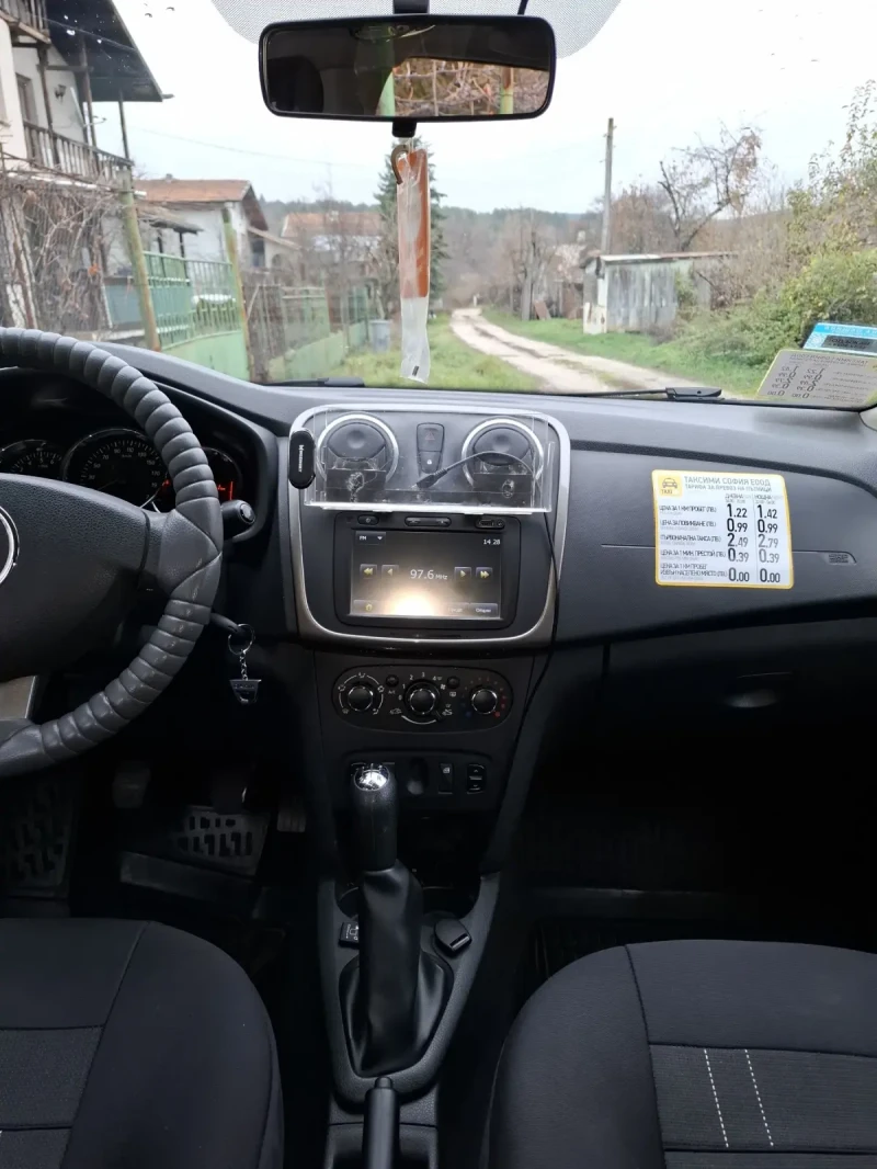 Dacia Logan, снимка 5 - Автомобили и джипове - 47988057