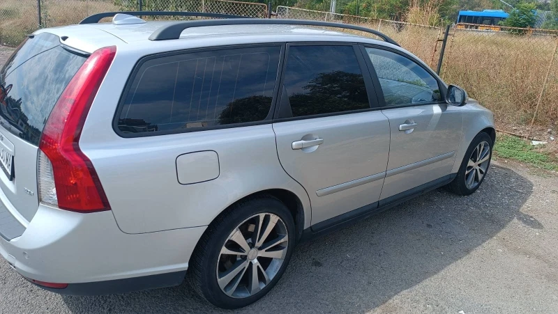 Volvo V50 Газов Инжекцион , снимка 4 - Автомобили и джипове - 48760420