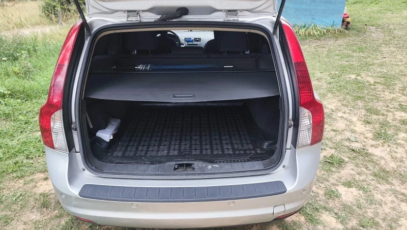 Volvo V50 Газов Инжекцион , снимка 8 - Автомобили и джипове - 50238765