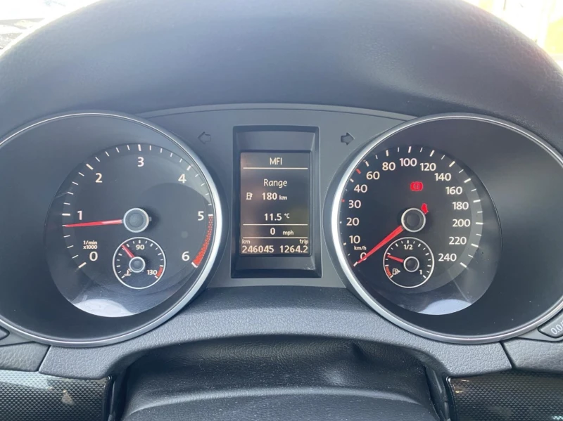 VW Golf 2.0 TDI, снимка 16 - Автомобили и джипове - 49926973