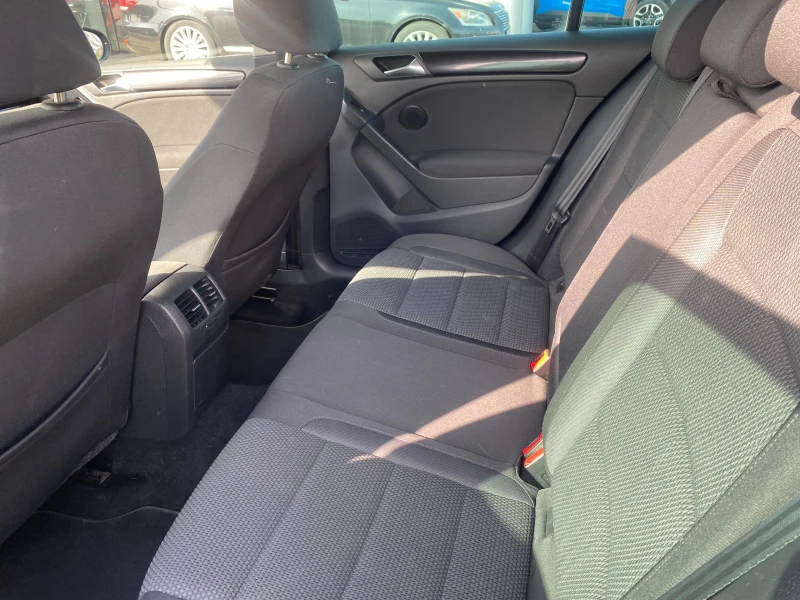 VW Golf 2.0 TDI, снимка 10 - Автомобили и джипове - 49926973