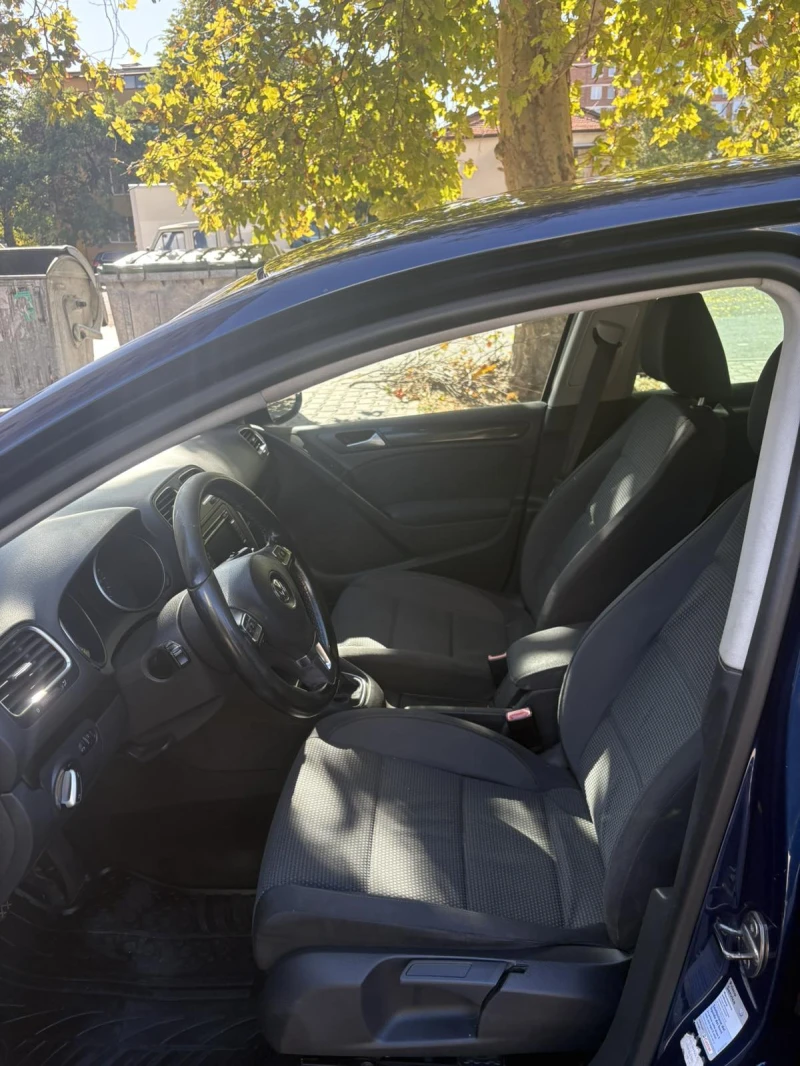 VW Golf, снимка 8 - Автомобили и джипове - 51884561