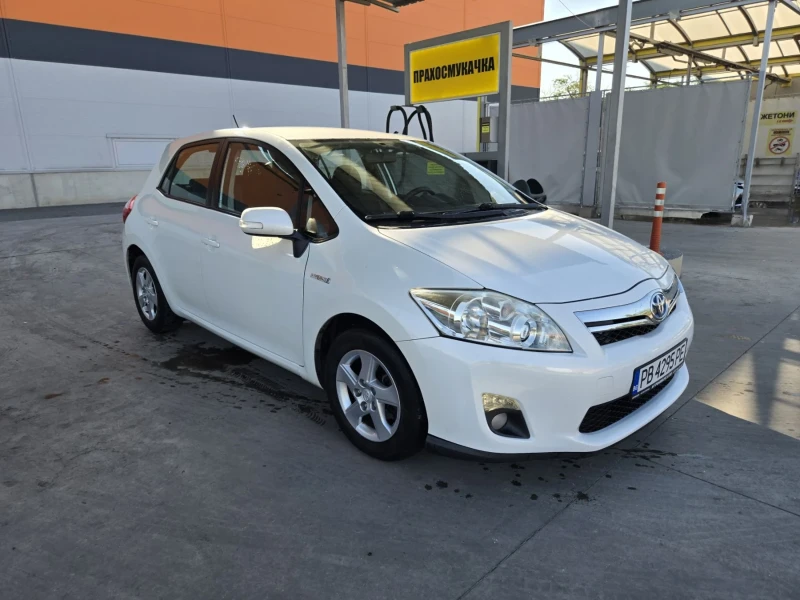 Toyota Auris 1.8 Hybrid ЛИЗИНГ , снимка 2 - Автомобили и джипове - 52598577