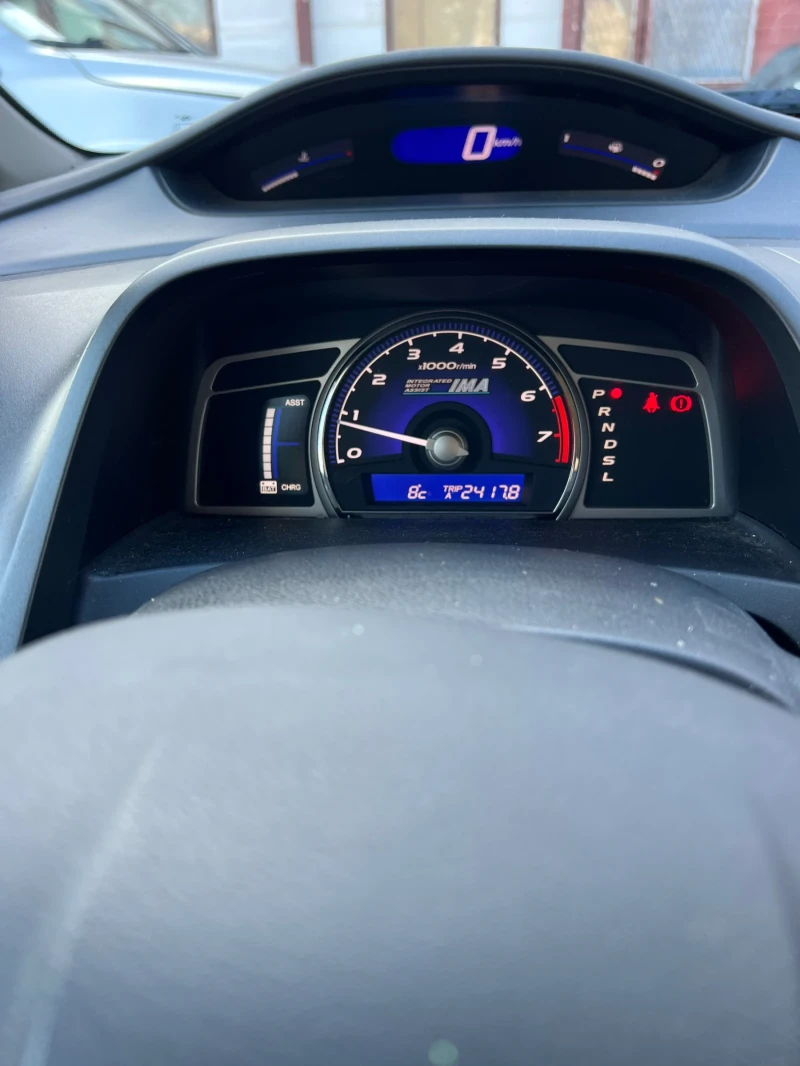 Honda Civic Хибрит, снимка 5 - Автомобили и джипове - 52712204