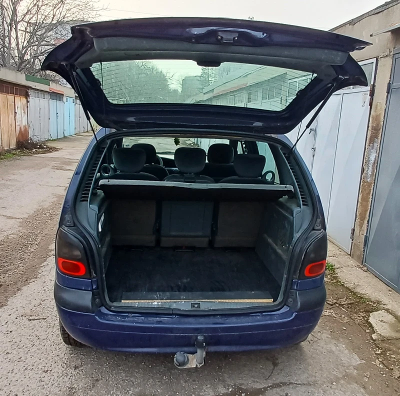 Renault Scenic, снимка 13 - Автомобили и джипове - 52752279