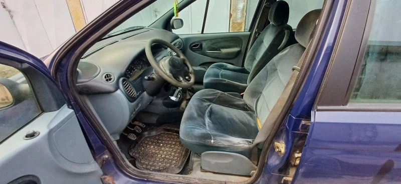 Renault Scenic, снимка 7 - Автомобили и джипове - 52752279