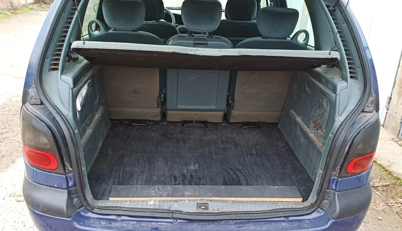 Renault Scenic, снимка 14 - Автомобили и джипове - 52752279