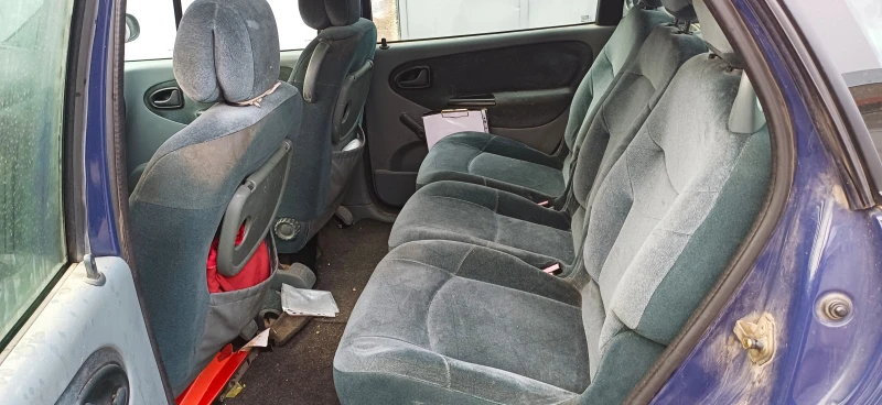 Renault Scenic, снимка 10 - Автомобили и джипове - 52752279