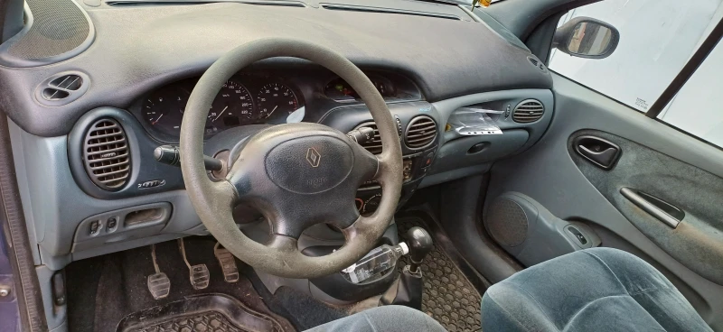 Renault Scenic, снимка 8 - Автомобили и джипове - 52752279