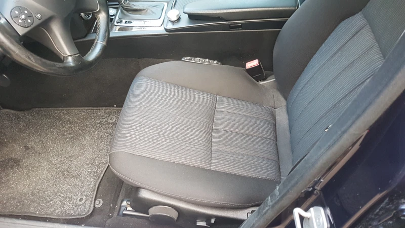 Mercedes-Benz C 320 3.0CDI, снимка 10 - Автомобили и джипове - 52751934