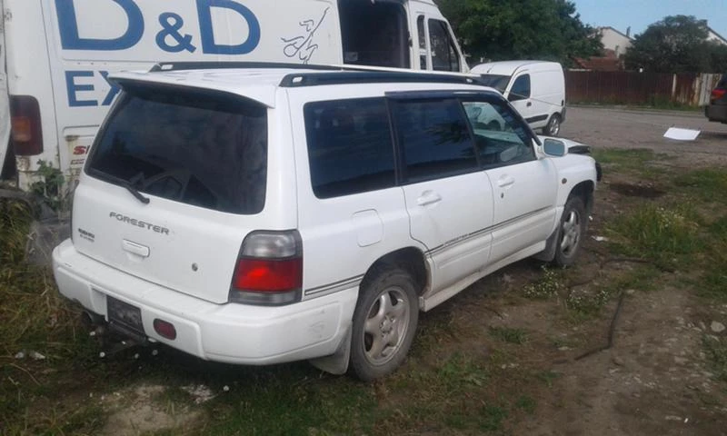 Subaru Forester 2.0i/на части, снимка 1 - Автомобили и джипове - 29199924