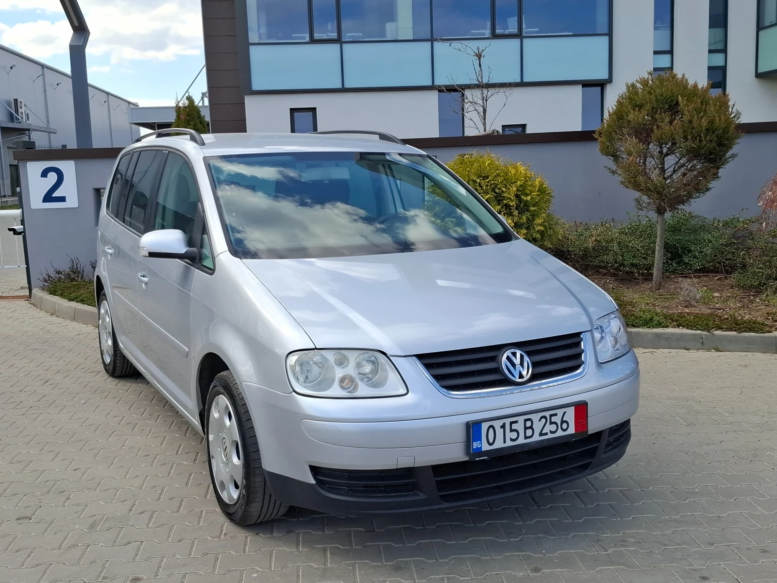 VW Touran 1.9TDI* (105кс)* * НОВ ВНОС* * , снимка 8 - Автомобили и джипове - 53988249
