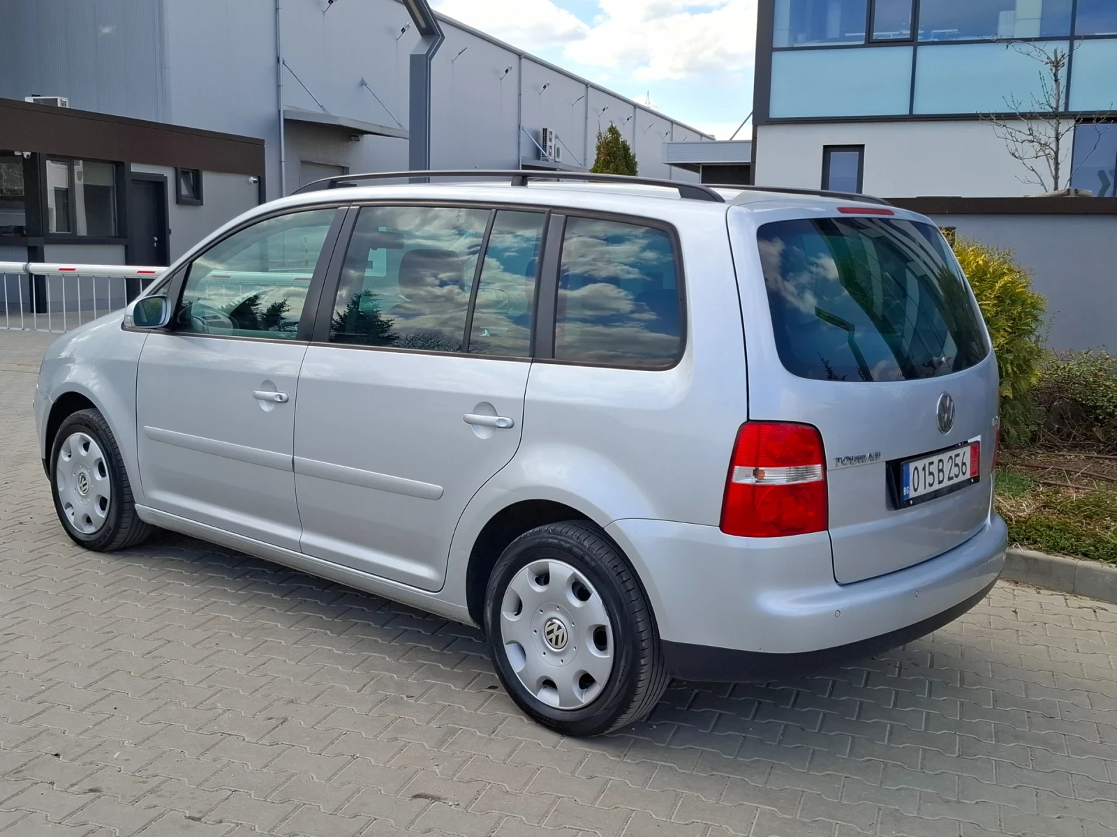 VW Touran 1.9TDI* (105кс)* * НОВ ВНОС* * , снимка 6 - Автомобили и джипове - 53988249