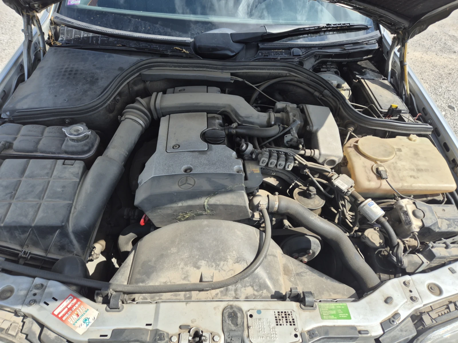 Mercedes-Benz C 180, снимка 5 - Автомобили и джипове - 54574065