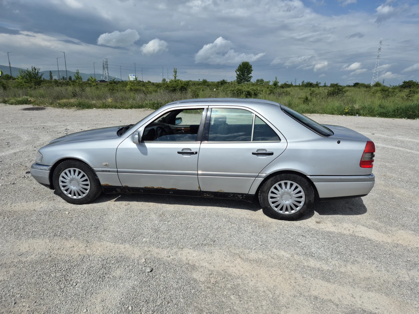 Mercedes-Benz C 180, снимка 6 - Автомобили и джипове - 54574065