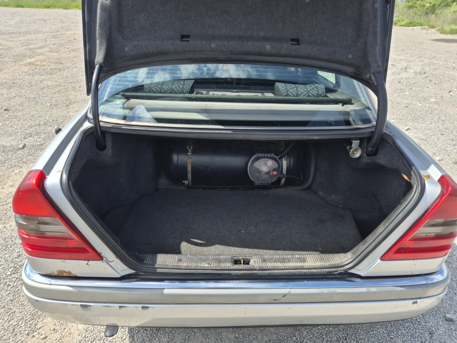 Mercedes-Benz C 180, снимка 8 - Автомобили и джипове - 54574065