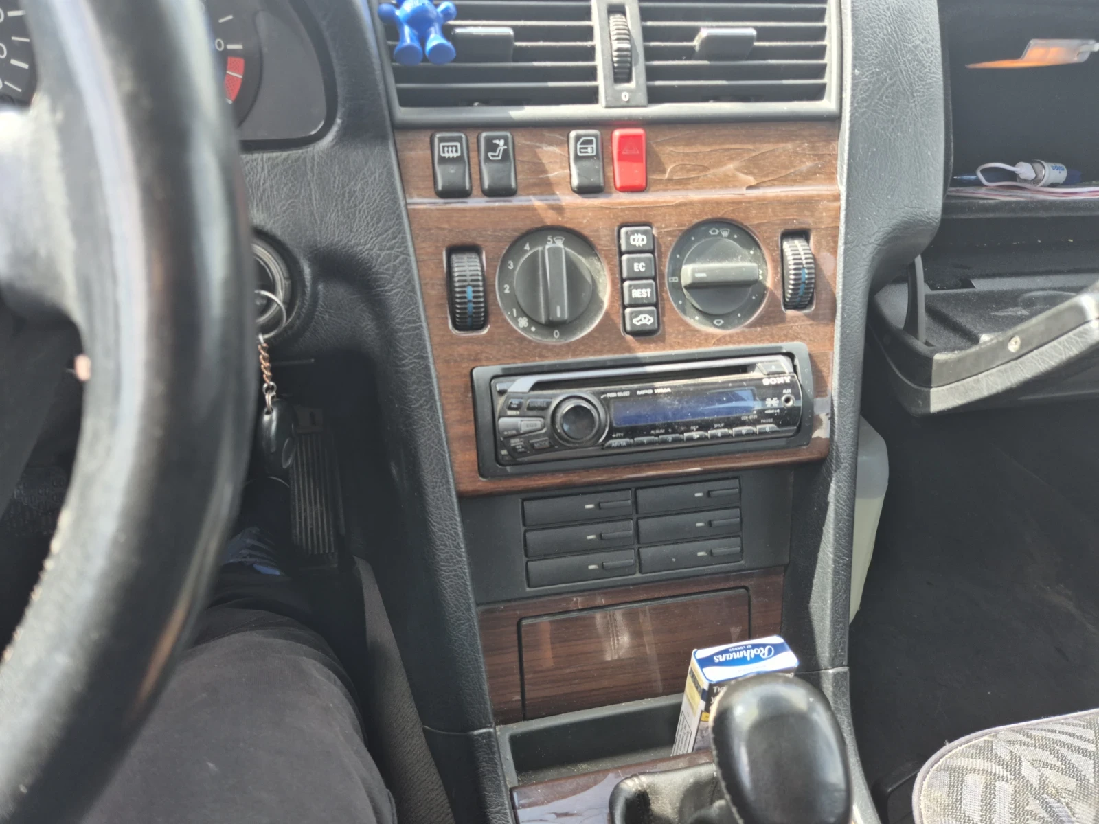 Mercedes-Benz C 180, снимка 12 - Автомобили и джипове - 54574065