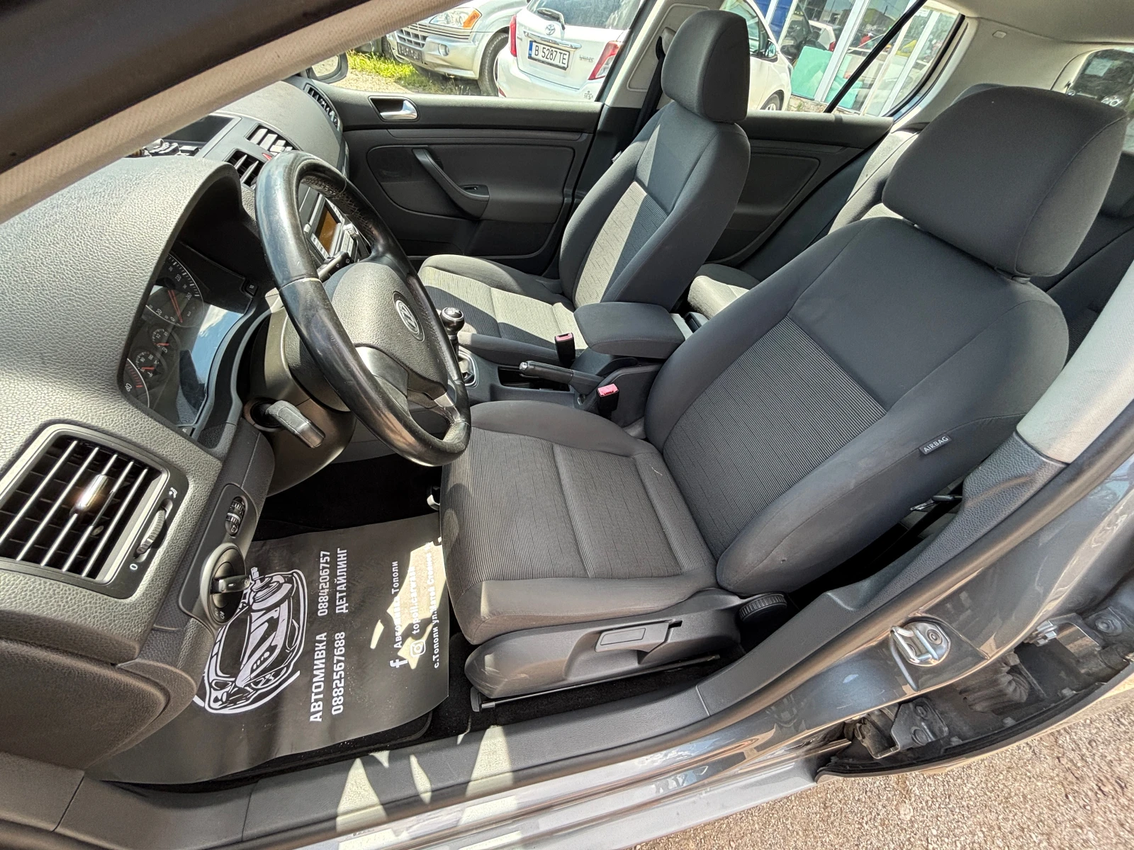 VW Golf 1.4 БЕНЗИН, снимка 8 - Автомобили и джипове - 55345408
