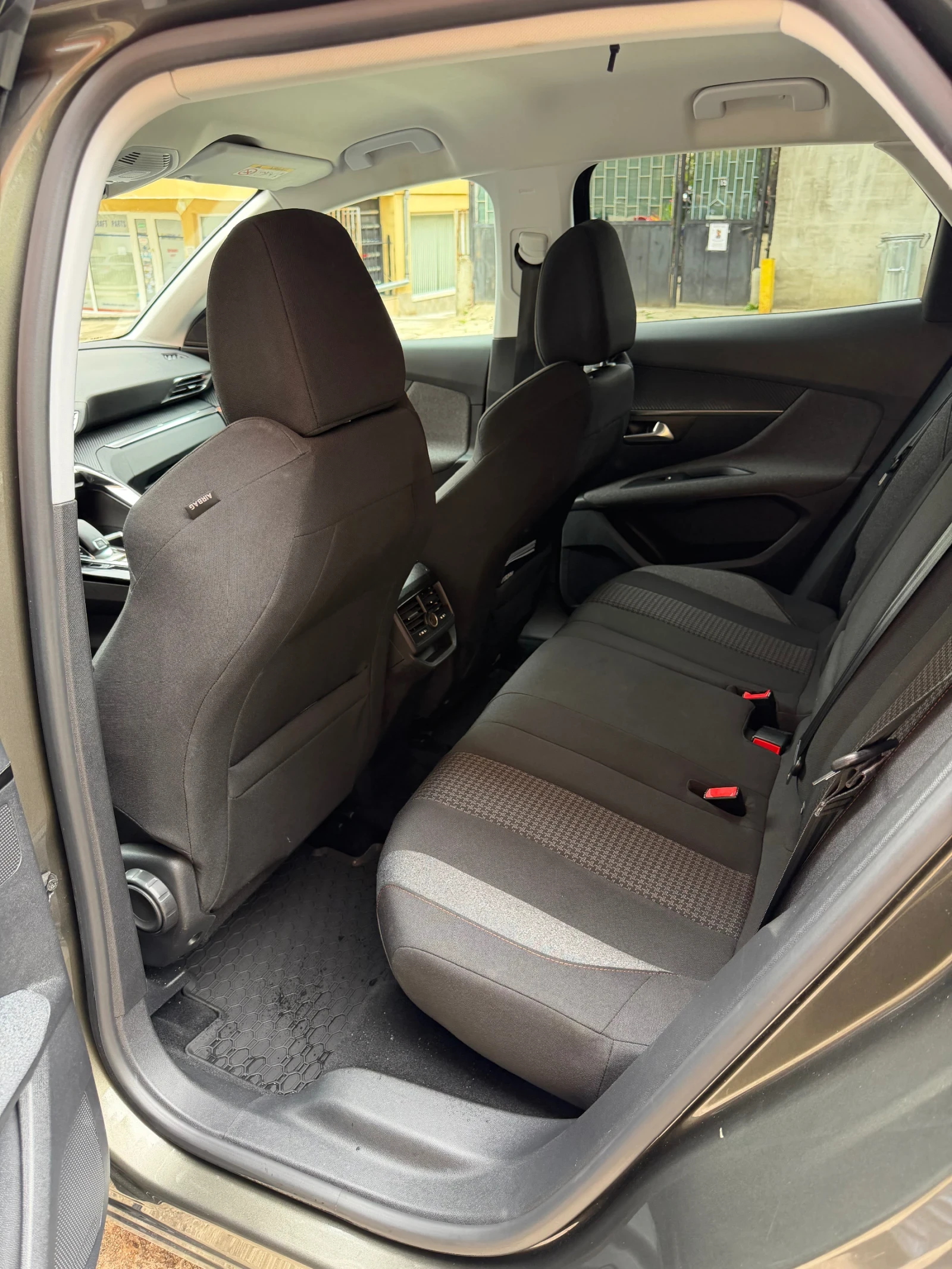 Peugeot 3008 1.5 BlueHdi ALLURE AUTOMATIC, снимка 8 - Автомобили и джипове - 55426129