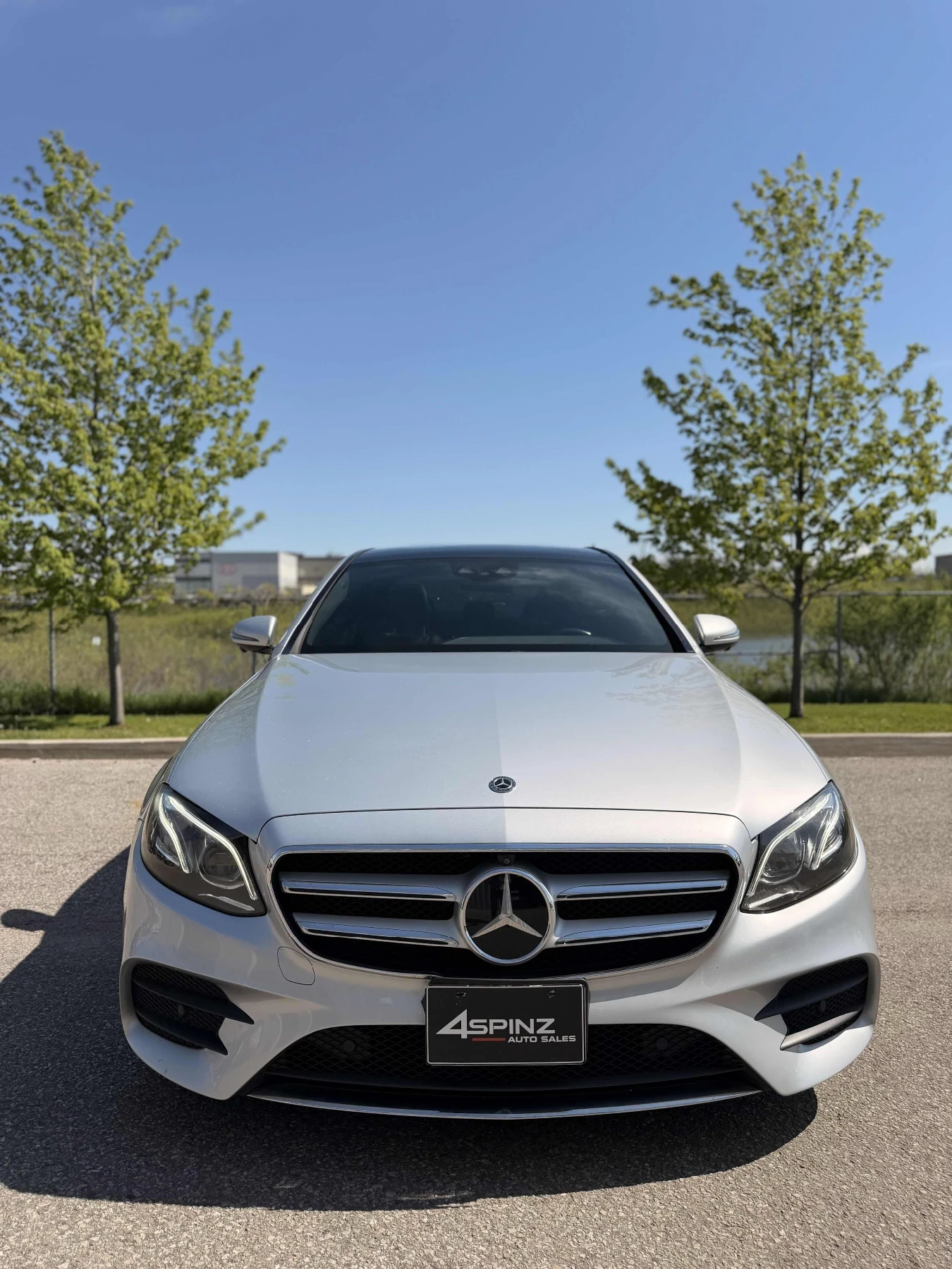 Mercedes-Benz E 300 Amg-pack* 360* Pano* Brum* Distronic* Обдух* Подгр, снимка 3 - Автомобили и джипове - 55973432