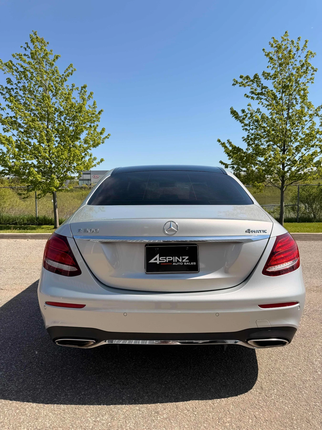 Mercedes-Benz E 300 Amg-pack* 360* Pano* Brum* Distronic* Обдух* Подгр, снимка 5 - Автомобили и джипове - 55973432