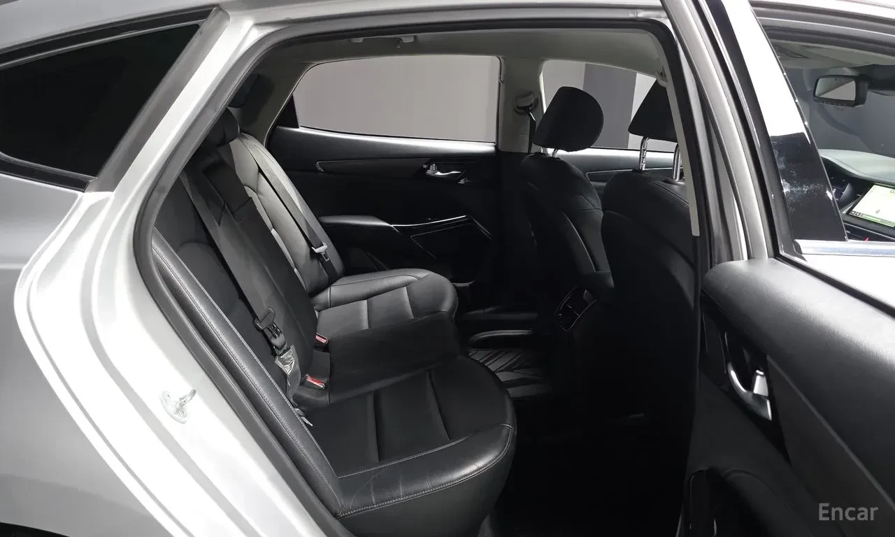 Kia K7 3.0* LPI* ПОДДГРЕВ* ОБДУХВАНЕ* КАМЕРА* КЕЙЛЕС* , снимка 14 - Автомобили и джипове - 56127884
