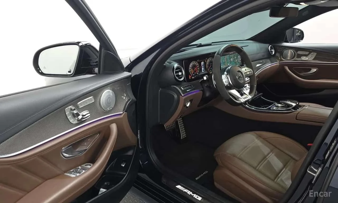 Mercedes-Benz E 53 AMG 4MATIC+ /ОБДУХВАНЕ/ПАНОРАМА/ДИСТРОНИК/360, снимка 10 - Автомобили и джипове - 56211822