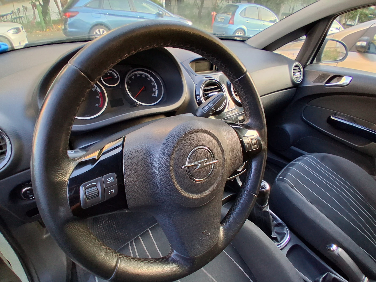 Opel Corsa, снимка 2 - Автомобили и джипове - 56484598