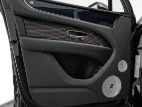 Bentley Bentayga V8/LONG/BESPOKE/MULLINER/DUO-TONE/NAIM/TV/4-SEATS/ - 271980 € / 531946.64 лв. - 11335748 6