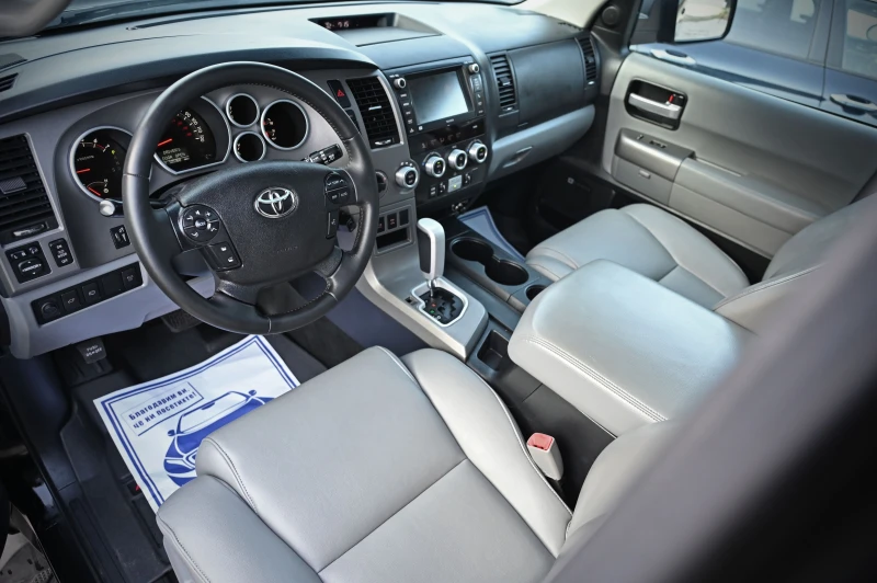 Toyota Sequoia 5.7 V8 4x4, снимка 9 - Автомобили и джипове - 48738516