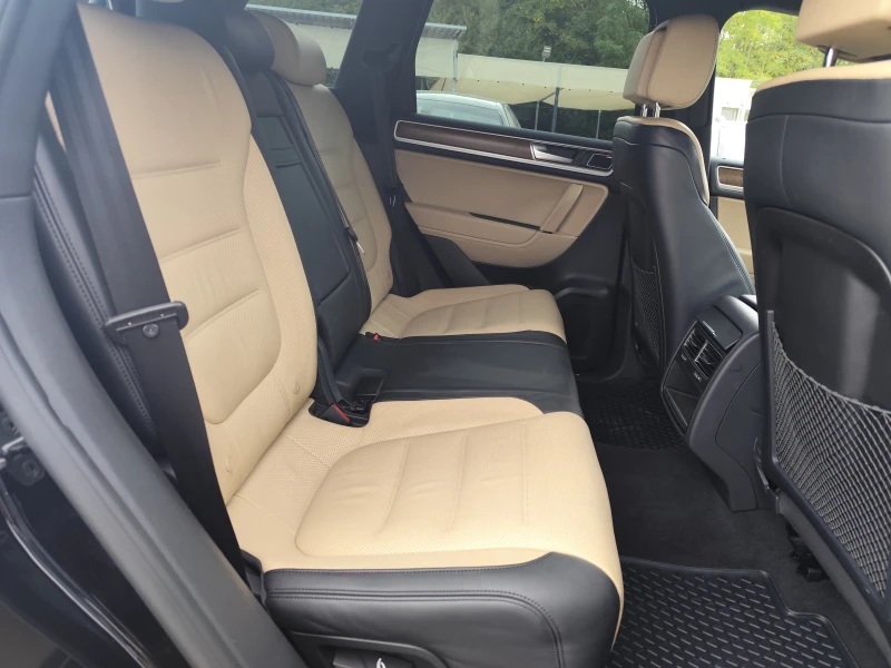 VW Touareg 3.0TDI ОБДУХВАНЕ* ПОДГРЕВ* DVD/TV* EURO6B* CARPLAY, снимка 13 - Автомобили и джипове - 51838018